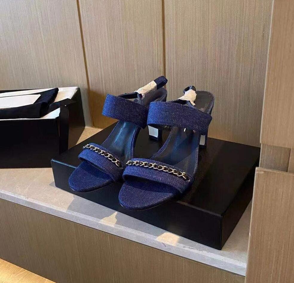 

Designer Letter Sandal Fashion Chunky Heels Metal Chain Slipper Women's Summer High-Heeled Shoe Solid Color Classic Sandals Luxury Women Sexy Slipper, Not for individual sale