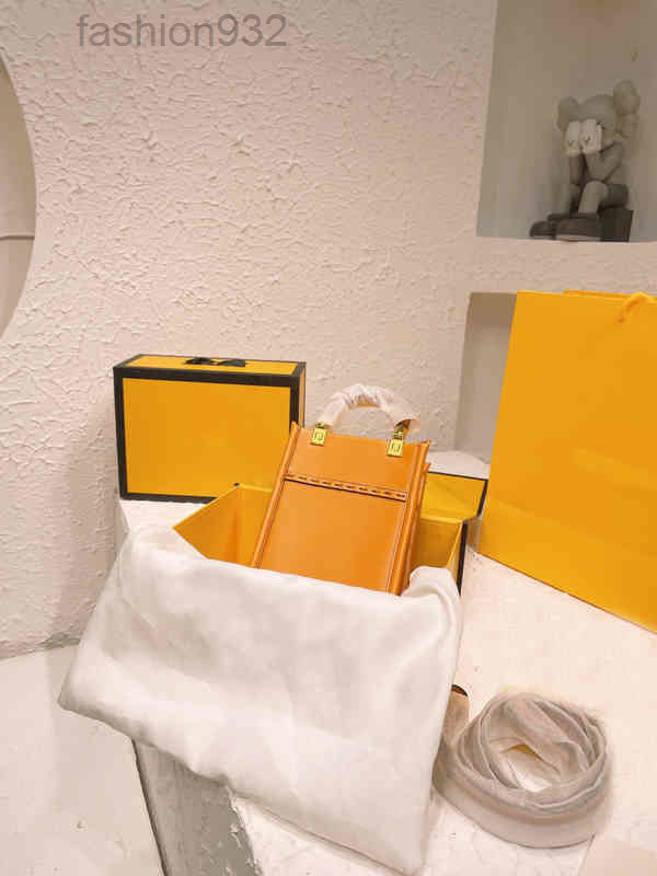 

Evening Bags Vintage Bucket Bags Handbags Tote High Quality Classic Weavn Fashion Leather Letter Beach Travel Lady Luxurious Wallets 2022
