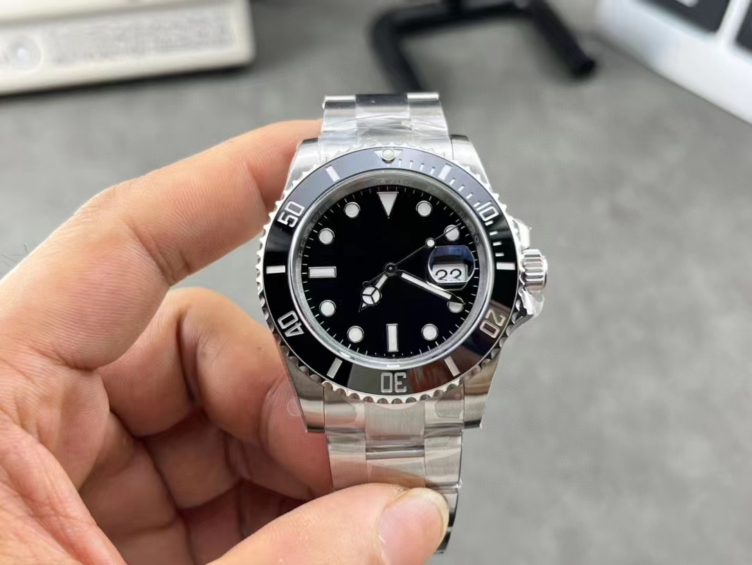 

Mens Automatic Mechanical Watch Black Ceramic Bezel 41mm Silver Case Premium Caliber 2824 Montre de Luxe Sapphire Luminous Watch