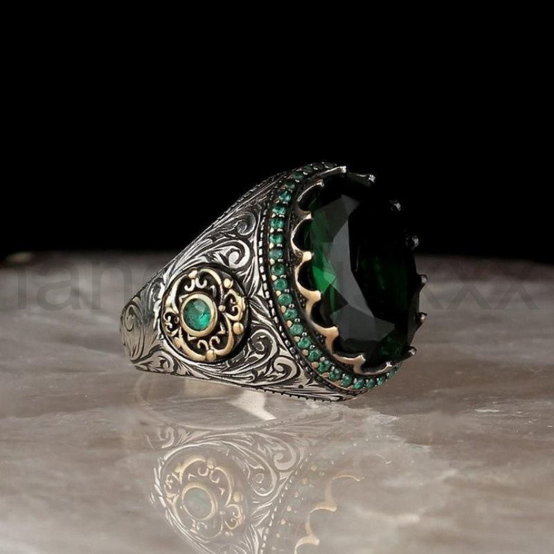 

Ins European and American Diamond Emerald Green zircon ring highland retro men's ring hc1054