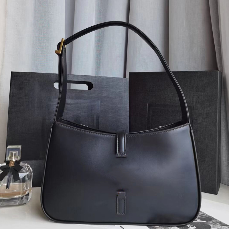 

Shoulder Bags 2022 Designer 5A Ladies' Underarm Bag Classic luxury leather handbag Single shoulder fashionable versatile crescent bag, Brown