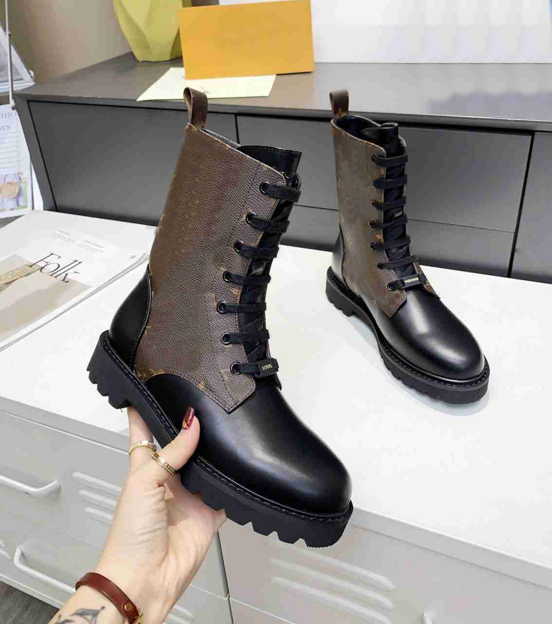 Bottes décontractées louiseity mode hommes femmes automne et hiver cuir lettre chaussette bottes viutonity B-025