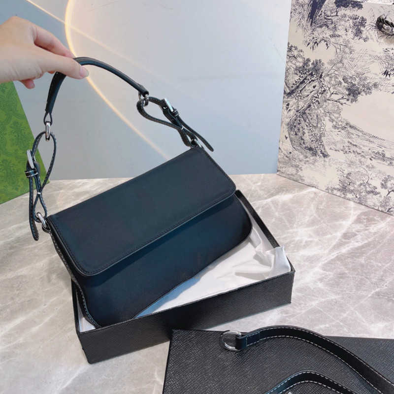 

Fashion Women Handbags Designer Cross Body Nylon Shoulder Bags Small Purses Lady Baguettes Underarm Bag High Quality Black & Khaki Color 202