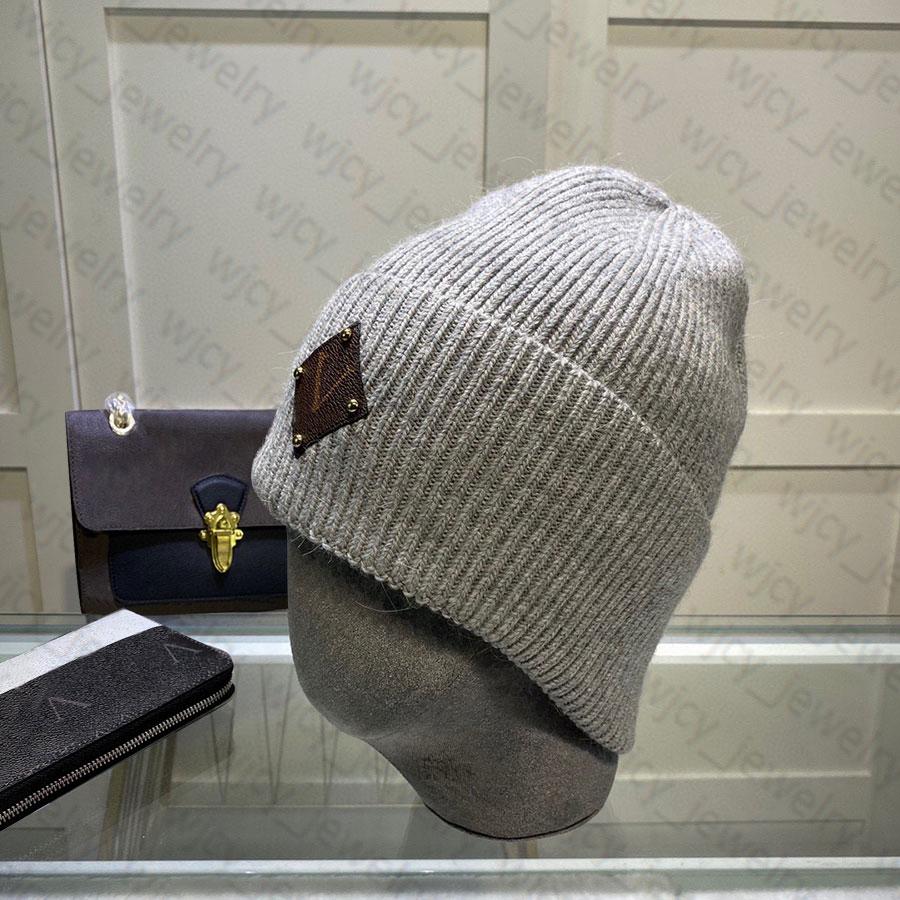 

Designer Wool Knitted Beanie Skull Caps Winter Hat Soft Letter Simple for Man Woman 5 Color Top Quality Letter V, C3