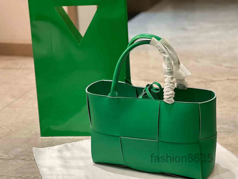 

Evening Bags Tote Bags Women Weave Shopping Handbag Shoulder Leather Designer Brand Female High Capacity Packs Internal Zip Pouch 2201314Mu