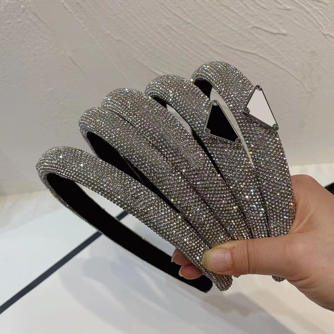 

Glittering Crystal Designer Headbands Triangle Icon Hair Band Full Diamond Letter Hair Hoop Jewelry