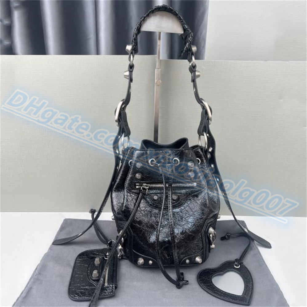 

High female lady cool girl Cosmetic Bags motorcycle bucket shoulder bag luxury designer leather ten font clutch wallet pocket vintage oil wax genuine leather Purse, White