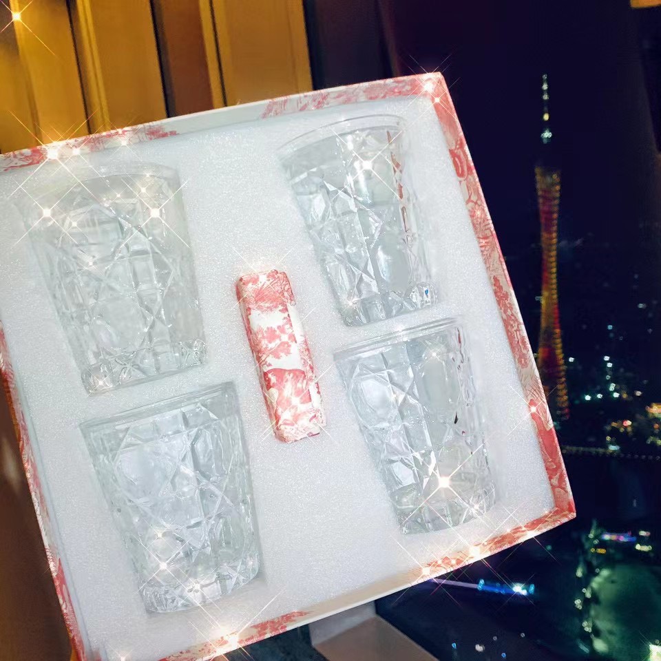 

330ml 4pcs Wine Cup cystal color Drinkware Ware For Dinner Or Party Bear Glass