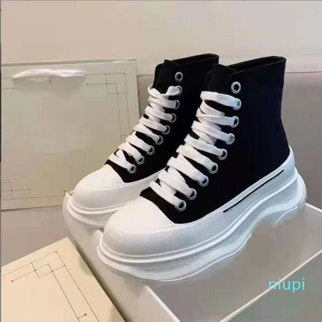 

Designer -Luxury Casual Men Shoes Boots Tread Slick Lace Up Sneaker Triple Black Royal Red Low Platform Designer Alexander Sneakers Canvas Rubber Outdoor Womens Tra, Mcqn7215