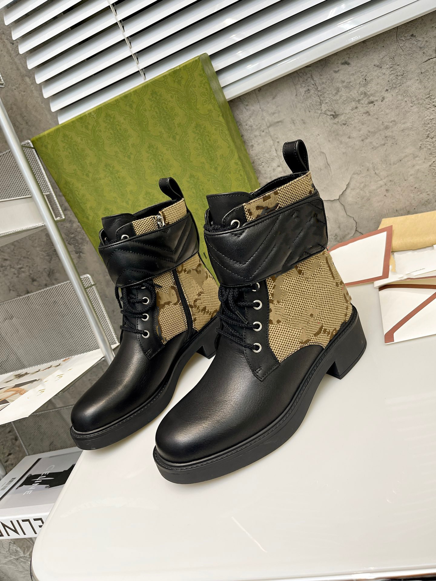 

Designer Women Boots Diamond Genuine Leather Ankle Boots Star Shoes Platform Chunky GHeel Martin Boot Deserts Winter Outdoor Lady Buckle Shoe 35-41 Box Dustbag 0903, 02