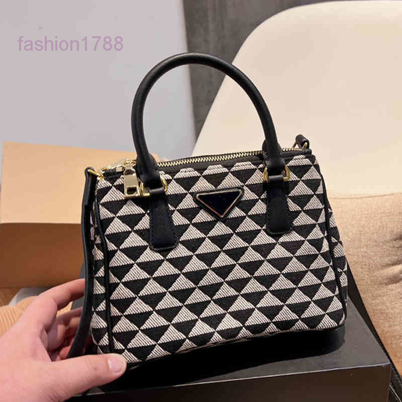 

Evening Bags Designer Handbag Women Crossbody Bags Fashion Shopping Tote Crossbody Female Triangle Print Purses