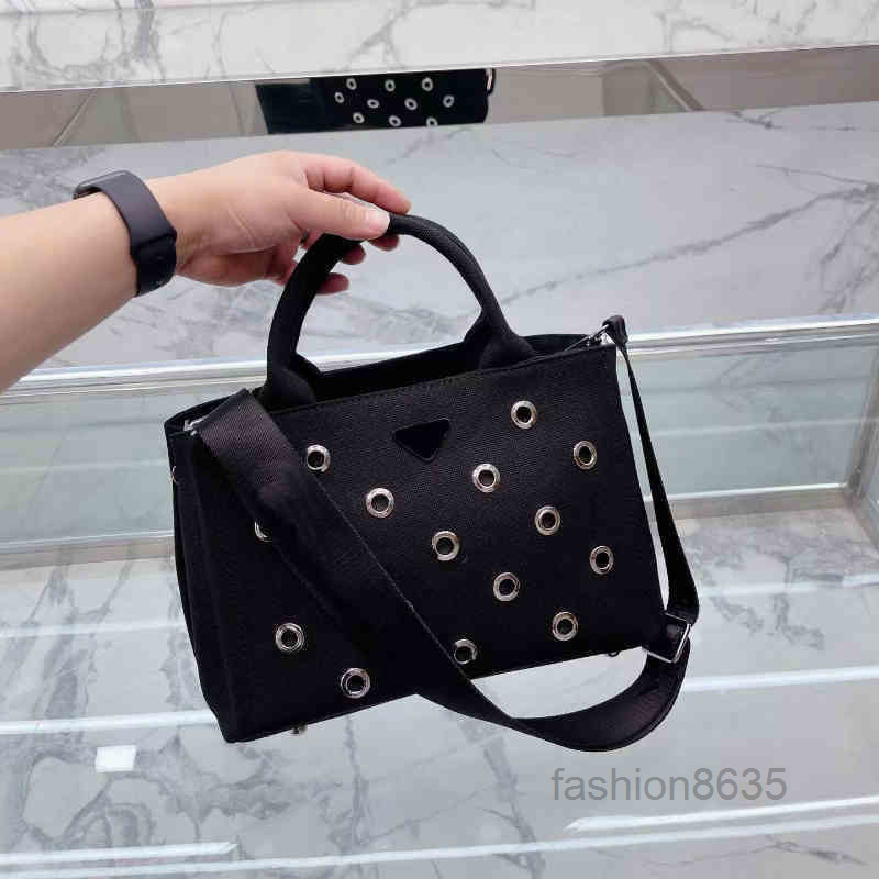 

Evening Bags Large Capacity Hollow Out Canvas Tote Bag Women Handbag Designer Shopping Bags Handbags Messengers Crossbody Bag Lady Purses 2, Red