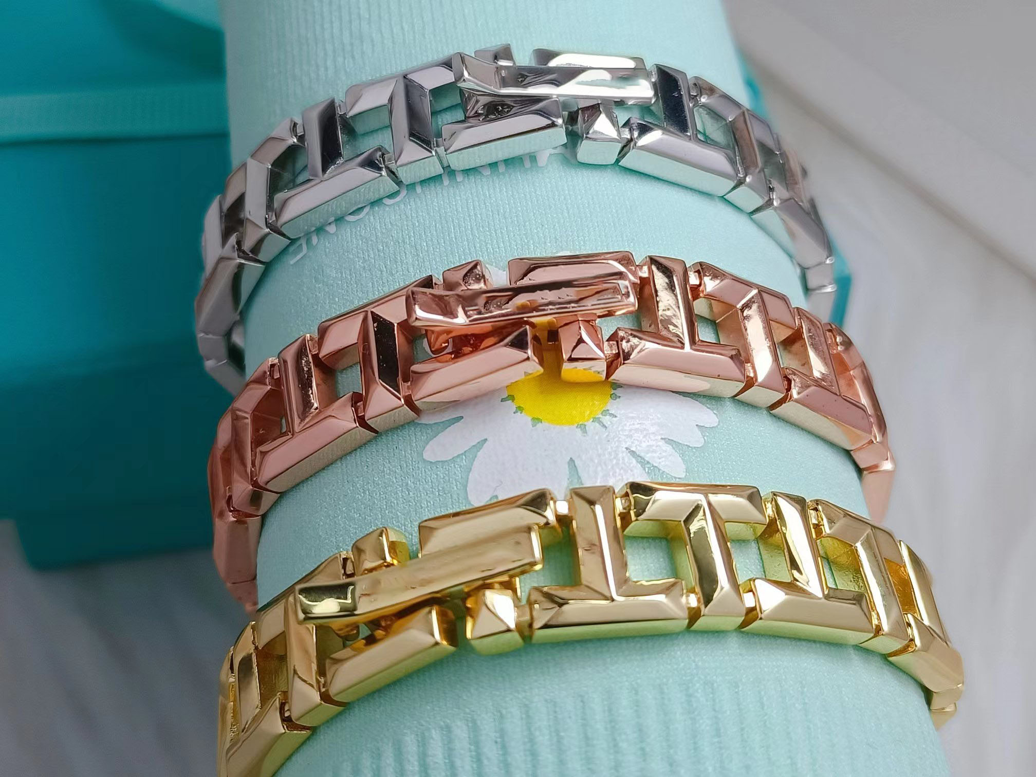 

Bangle Bracelet T Love watches Women Men couple fashion designer Wedding Party Valentine Titanium steel gold rose silver gold gifts Work