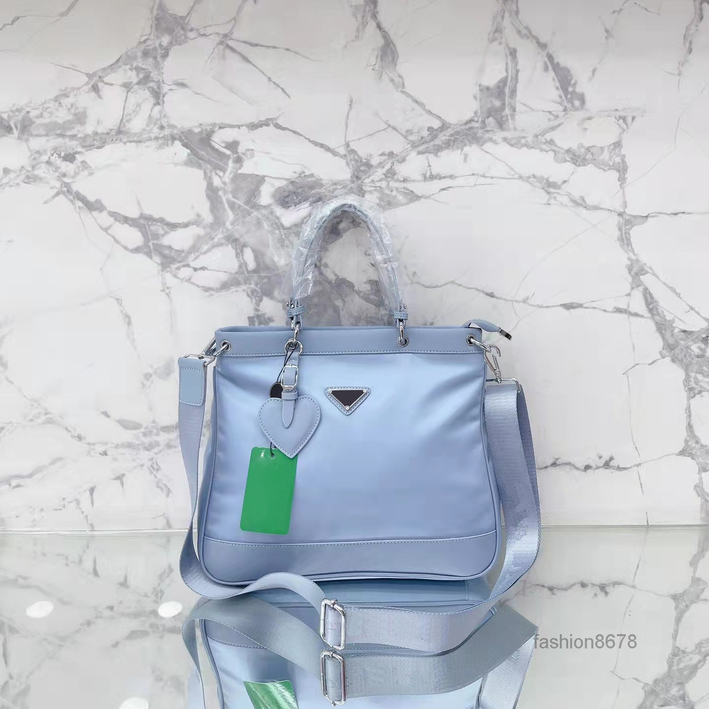 

Briefcases Luxury designer handbags large tote bags is made of high quality nylon material classic style fashionable single shoulder bag la