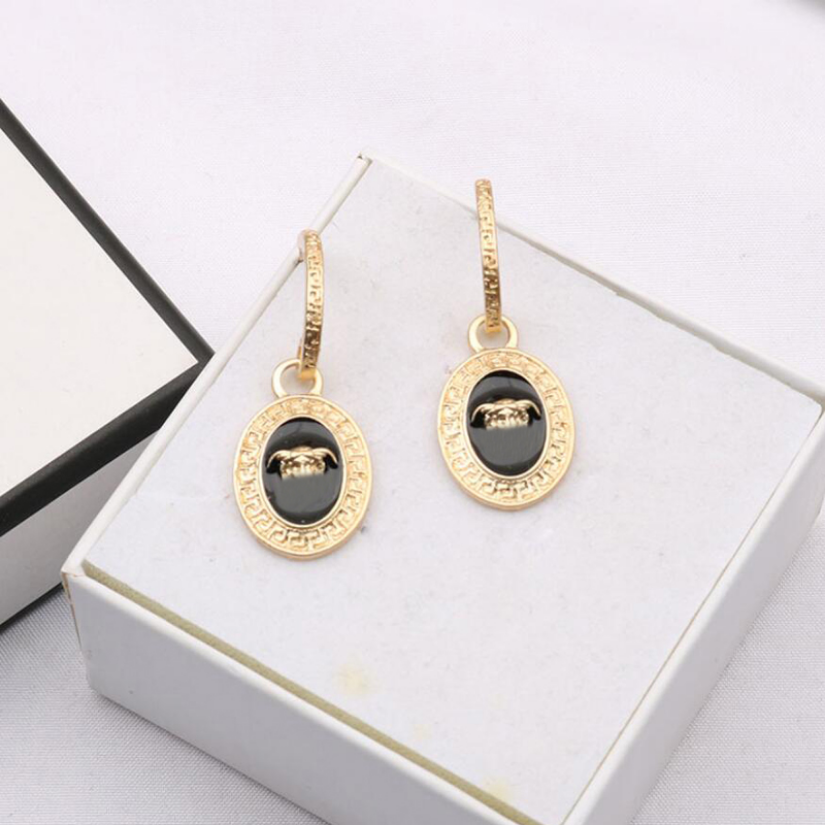 Boucles d'oreilles de luxe Designer Ear Stud Femmes Designer Marque Lettre Elégance Tempérament Simple Femmes Dames De Mariage Bijoux Accessoires