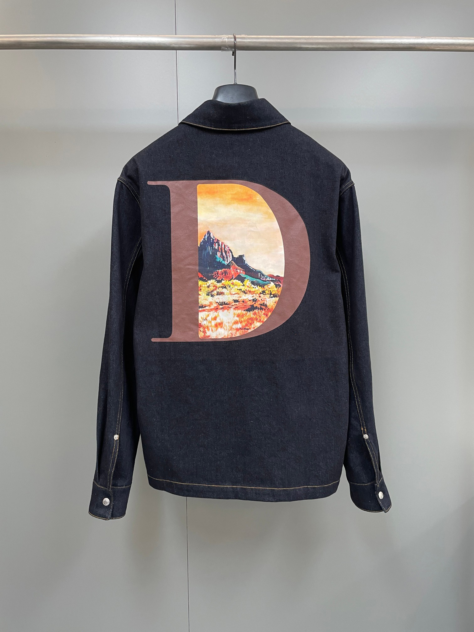 

2022 new brand designer shirt fashion printing single breasted design loose version of luxury mens jeans shirt, Black