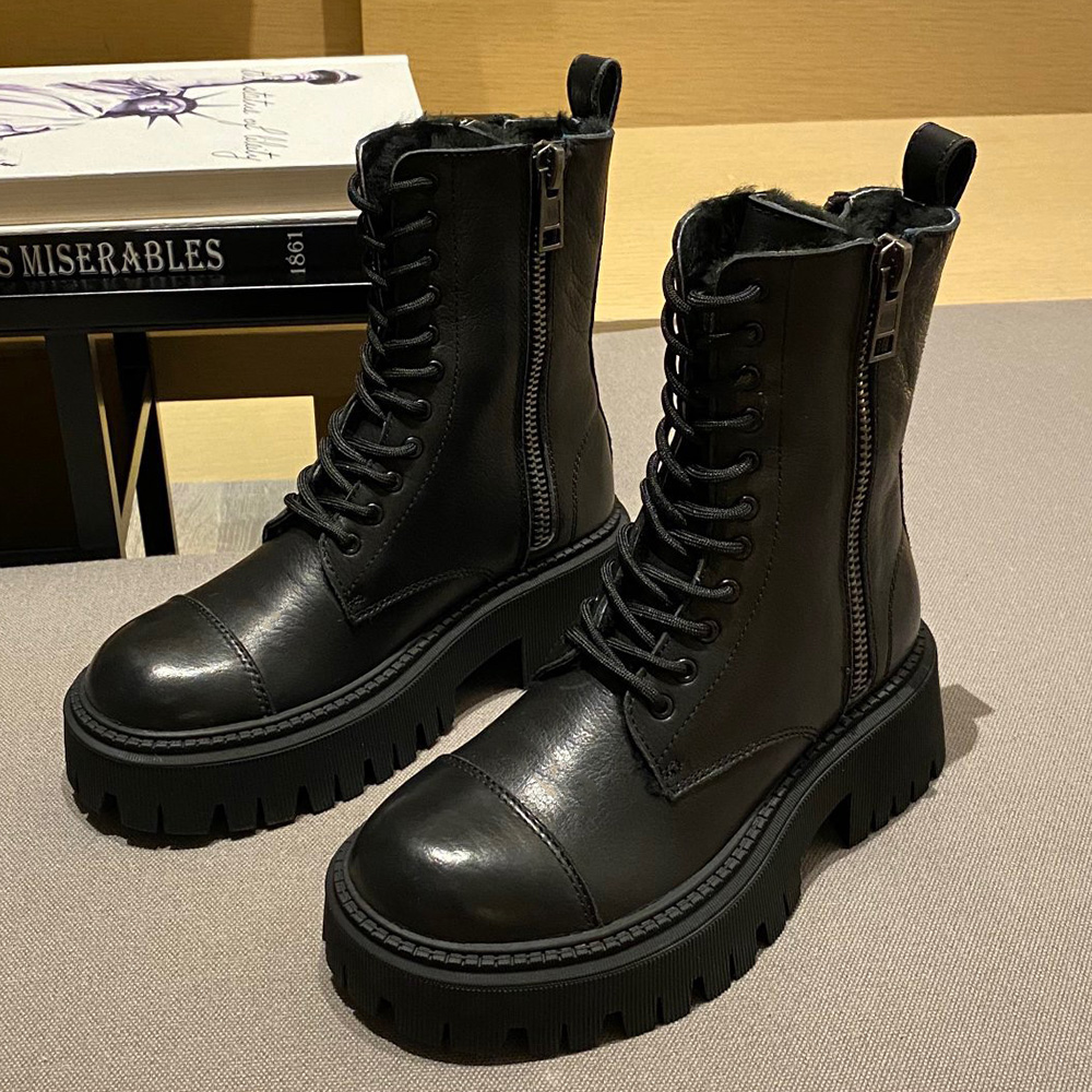 

The new lace up boots for autumn winter are super cool and subvert previous boots heavy hard use of soft leather upper snow booties famous designer, Shipping supplement