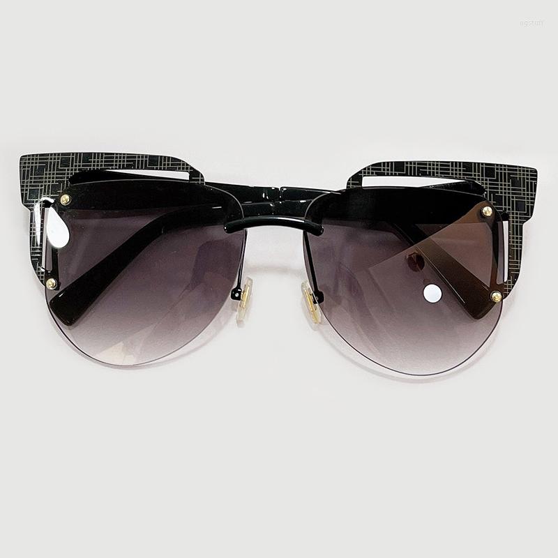 

Sunglasses Women Personality Outdoor Cat Eye Sweet Retro Round Sun Glasses With Box