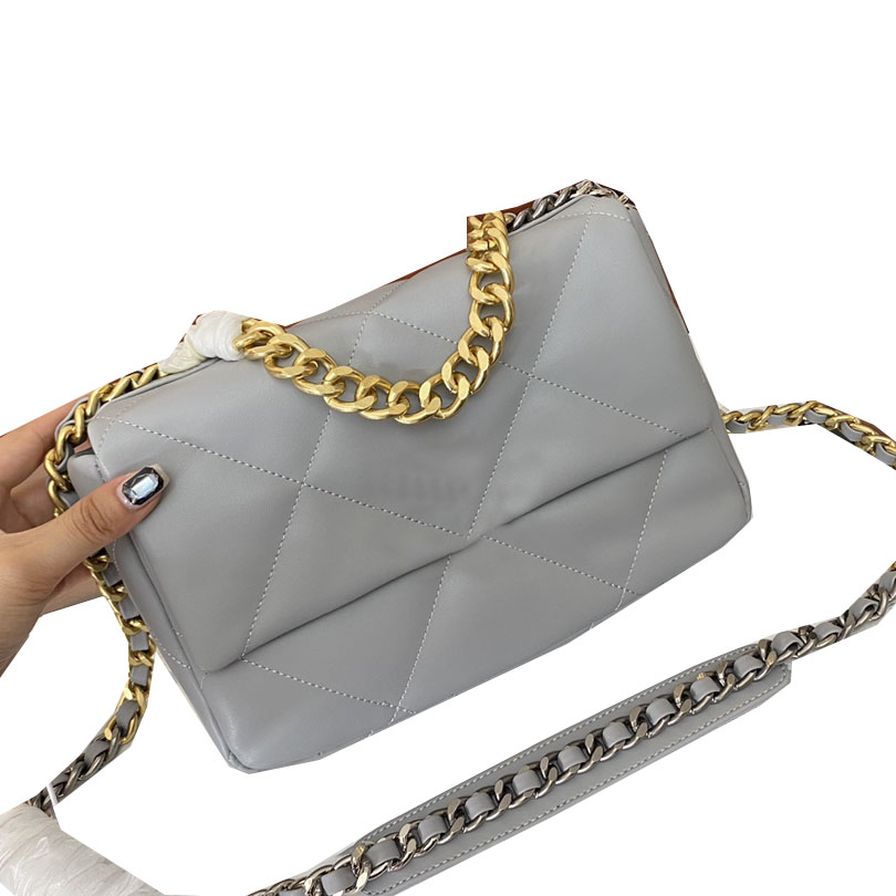 

French Classic Womens 19 Series Flap Quilted Bags Lambskin Gold Metal Matelasse Chain Crossbody Shoulder Turn Lock Large Capacity Pouch Designer Handbags 26x17cm, Box