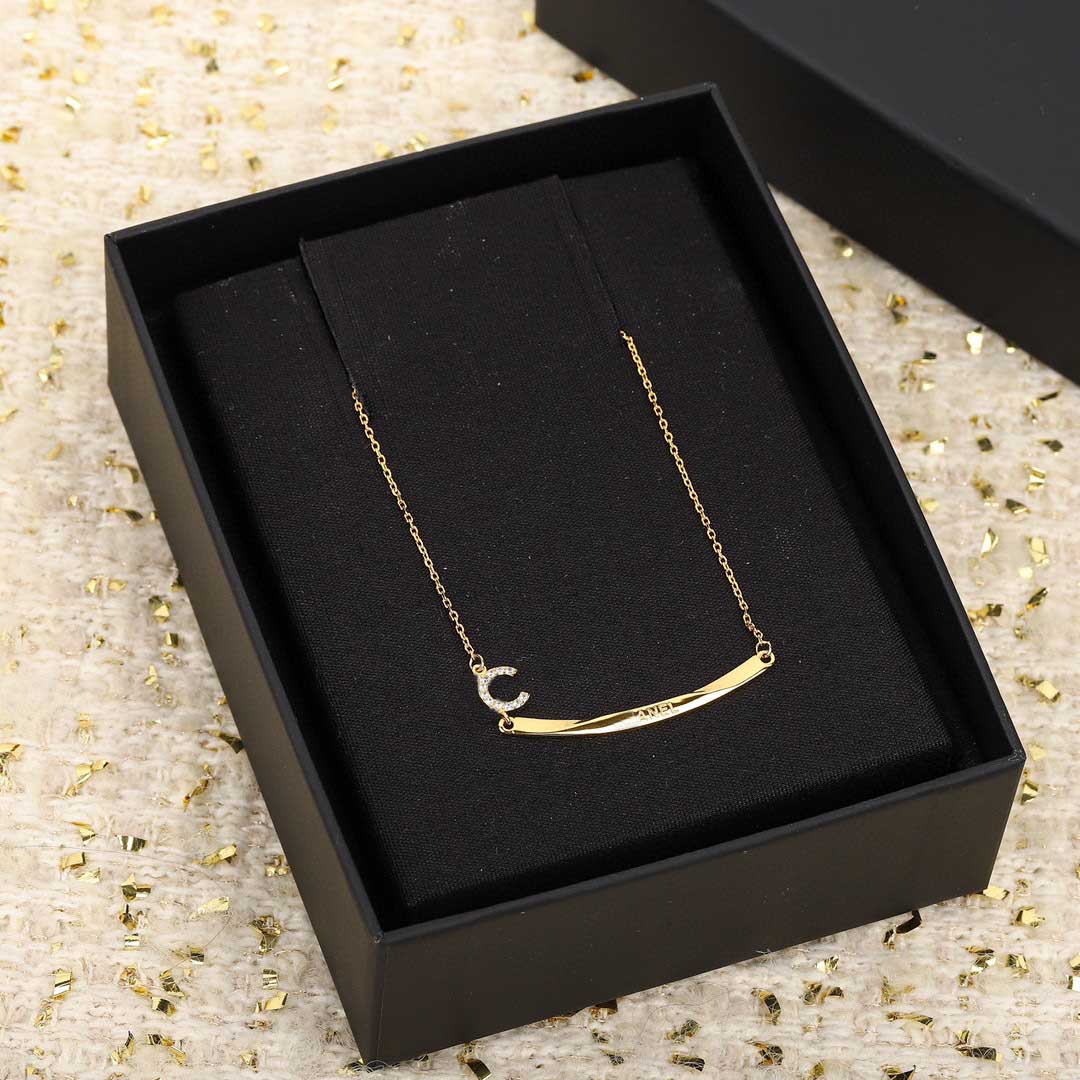 

2022 Luxury quality Charm pendant necklace with diamond and one line design have box stamp PS7209A