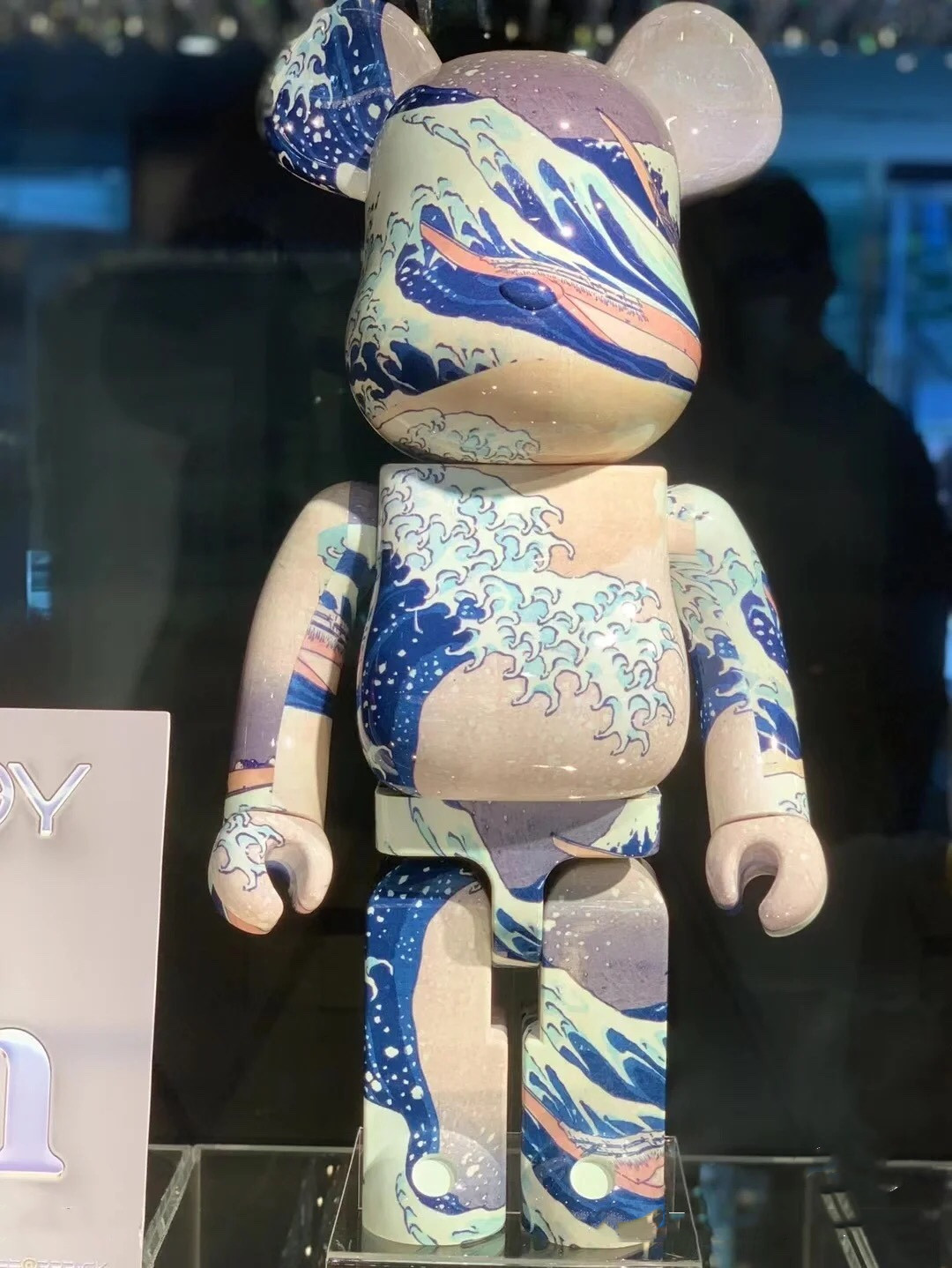 

Movie & Games BEARBRICK 400% spray building block bear violent bear hand office boy decoration blind box toy 28cm