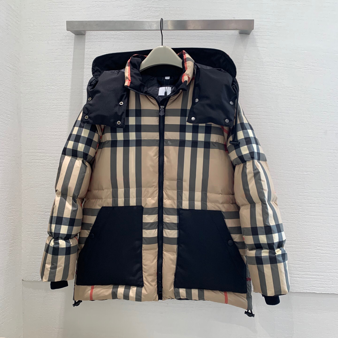

2023 New Men's Ladies Down Jacket Short Hood Collar Plaid Style Pocket Zipper European and American Style