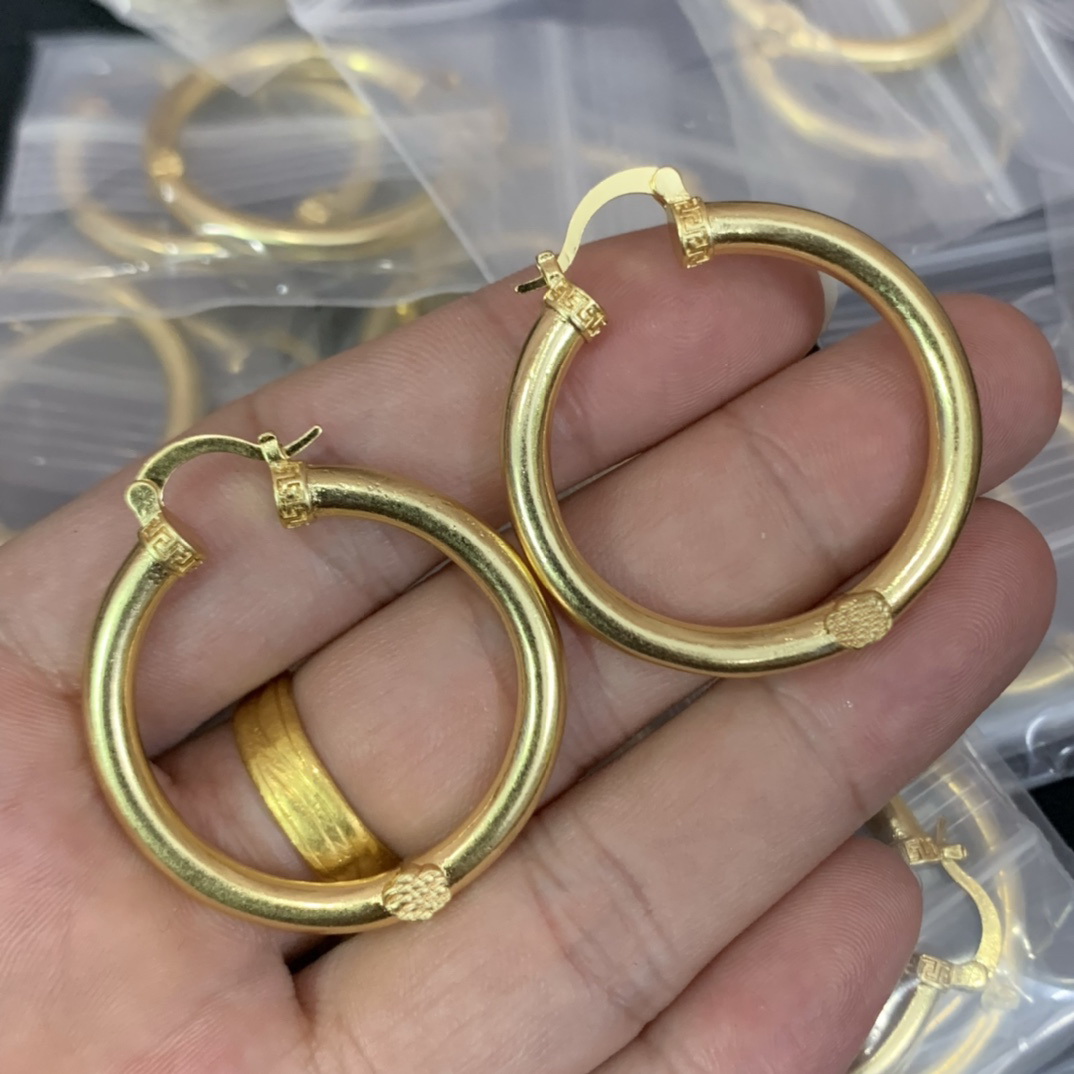 

Designer jewelry Hoop Huggie Circle exaggerate Earrings women's Ear Studs Banshee Medusa Head Portrait Pattern Earring New Designed VERR12