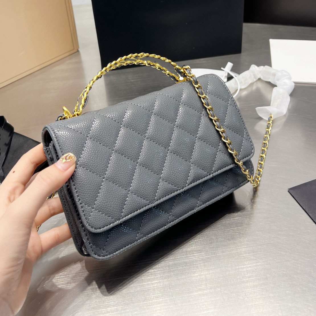 

Womens Top Calfskin Wallet Flap Bags Hollow Metal Handle Totes Card Holder Purse Classic Quilted Chain Crossbody Shoulder Designer Multi Pochette Handbags 20x13CM, Box