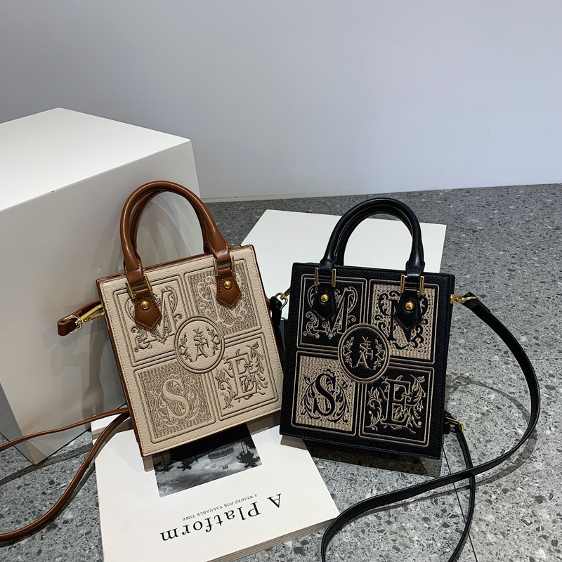 

Luxury Embroidery Bag High Capacity Tote Bags Designer Bags PU Leather Handbags shoulder Packs Square Handbag For Women Fashion Pack Crossbody Wallets Purse, Box-no bag