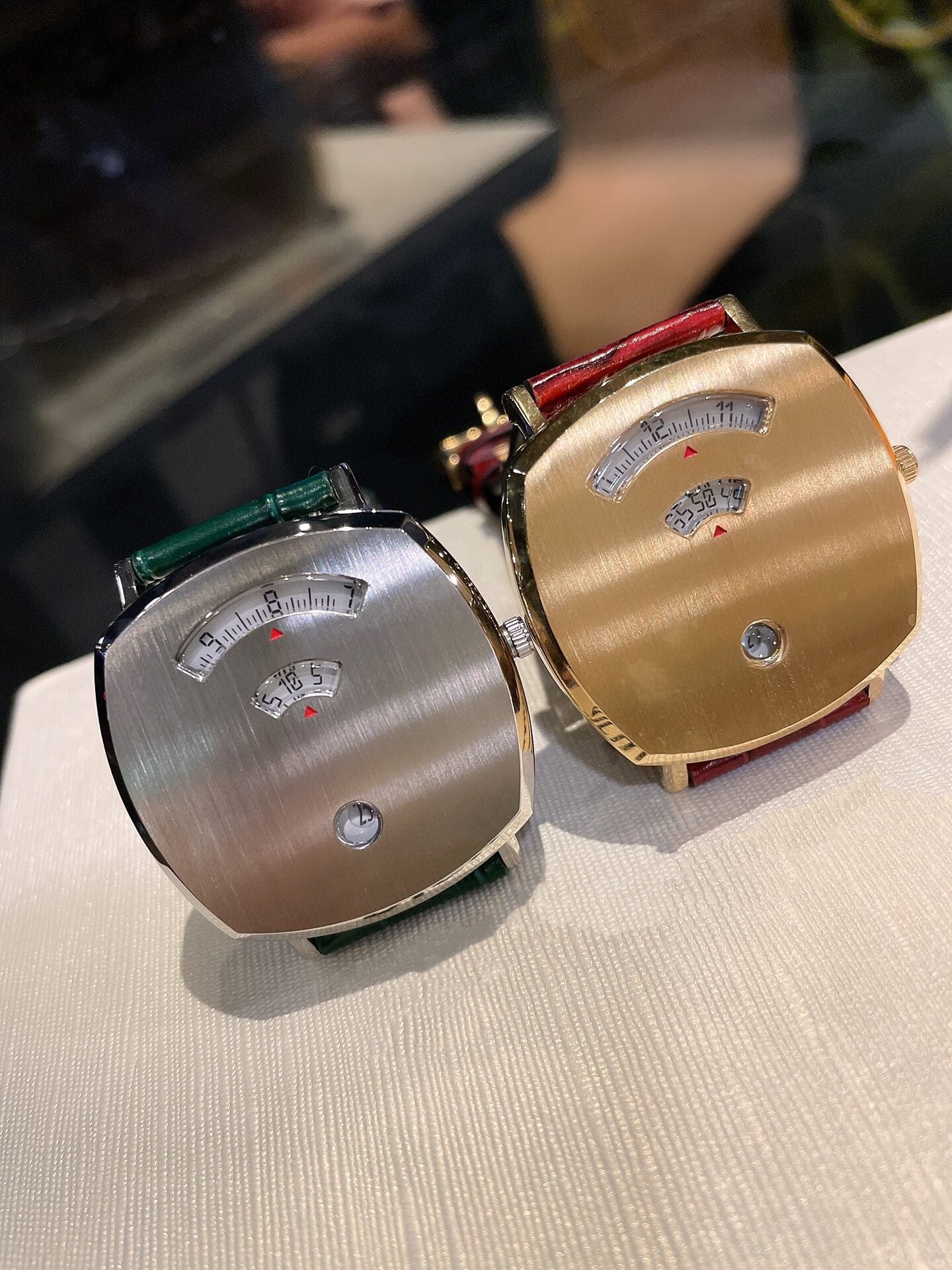 

Brand Classic Genuine Leather Quartz Watch Senior Grip Series Wristwatch Women Multi-function Numerals Calendar Watches Geometric Square Clock 38mm, Customize