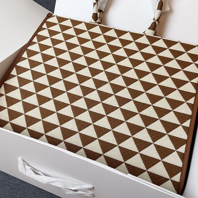 

Designer Tote Symbole Bags Ladies Handbag Triangle Symbole Jacquards Fabric Embroidered Leather Fashion Messenger Shoulder Bag 8865, Color 1 17x19x6cm