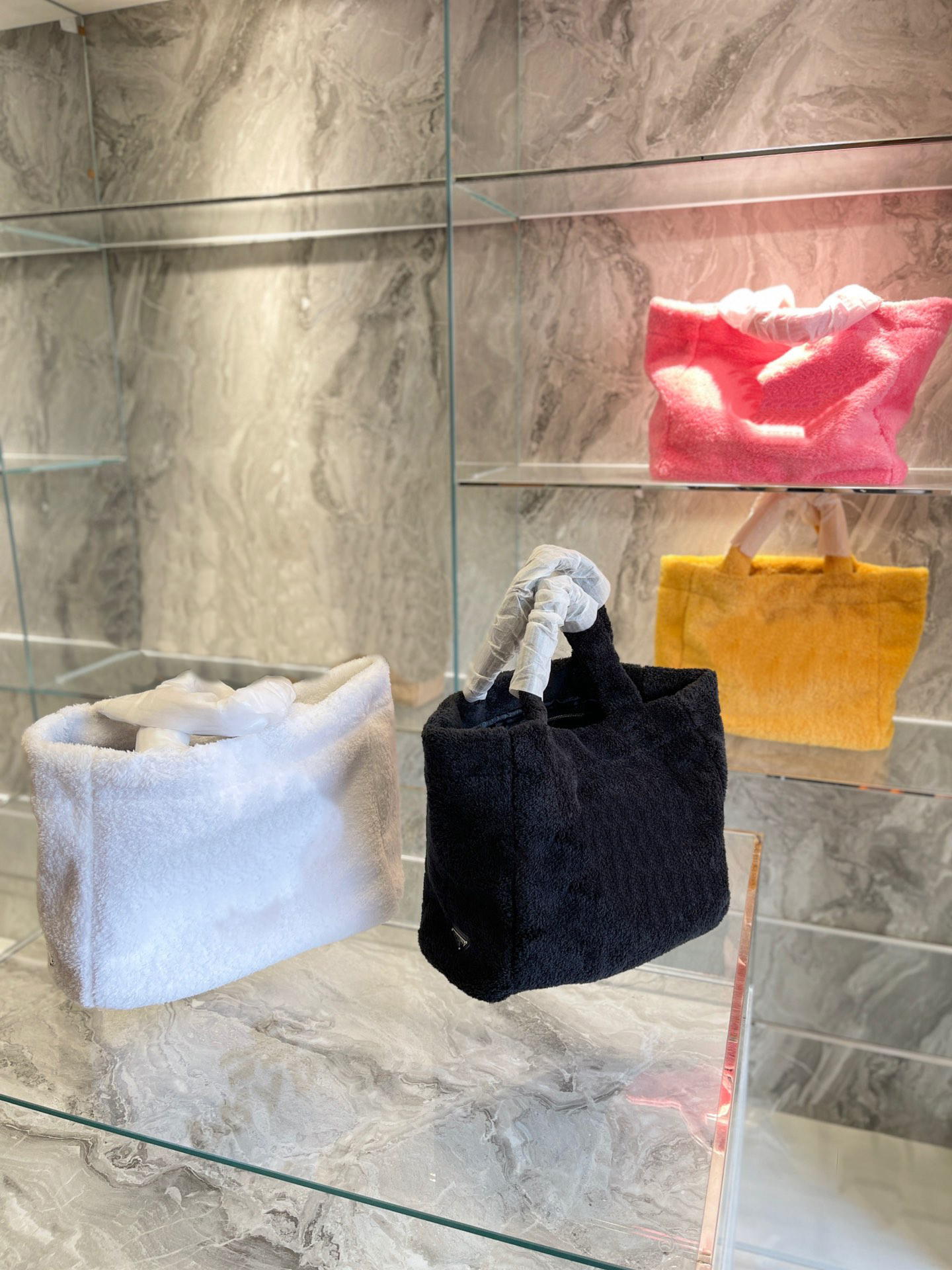 

TZ Luxury Designer Bags Ladies Winter soft Lamb Wool Shopping Bag 4 Colors Soft Tote Bags women Shoulder Bag Large Capacity fashion all-match travel handbag 40CM, White