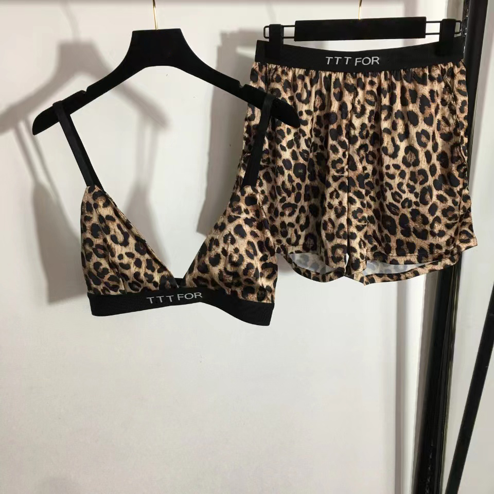 

22 designer Active Sets Fashion King's Yoga workout kit Women casual sports suit sexy leopard print halter underwear elastic waist wide leg shorts print black SML