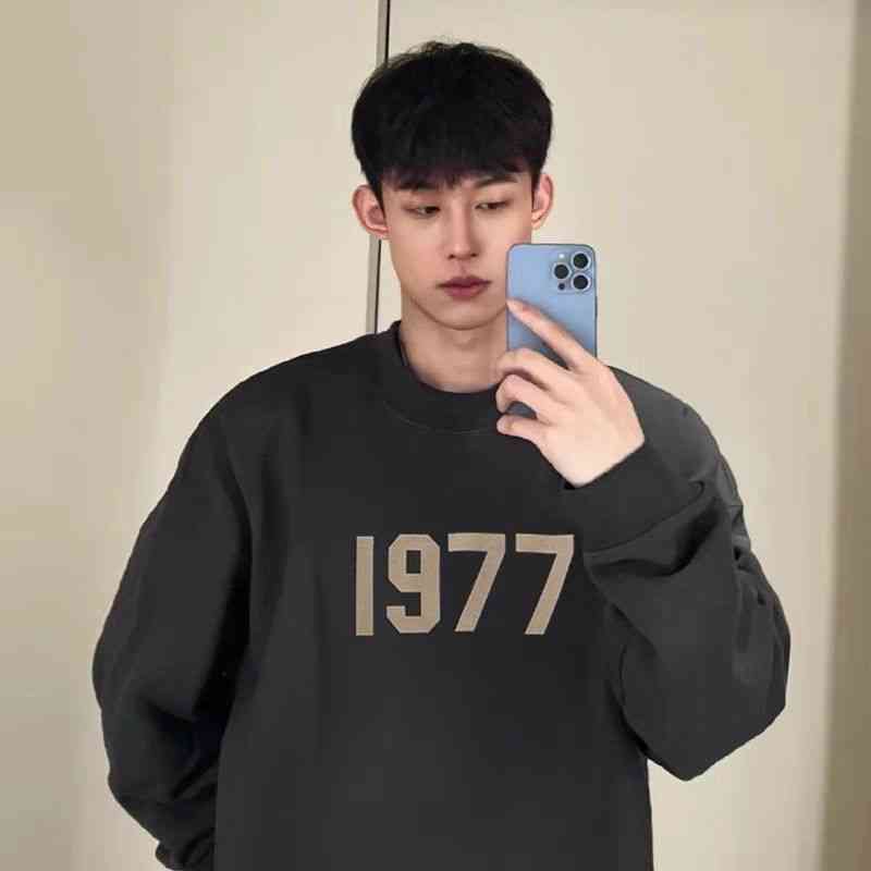

Designer Luxury Men's Hoodies Cotton Comfortable Sweatshirt Fearr of Goddess FogEssentilass Season 8 Double Line 1977 Autumn and Winter Plu SD42, Gray