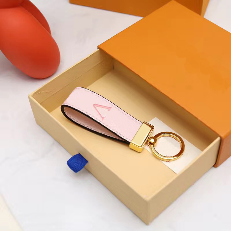 

Explosive Designer Key Buckle Car Bag Keychain Letter Leather With Gift Box Key Chain Fashion Pendant