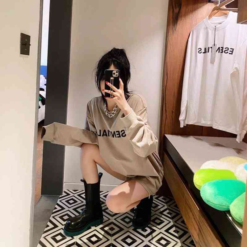 

Designer Luxury Men' Hoodies Cotton Comfortable Sweatshirt Fog Fearr of Goddess Multi ThreadEssentilass Chest Letter Long Sleeve T-shirt m YHXE, Camel