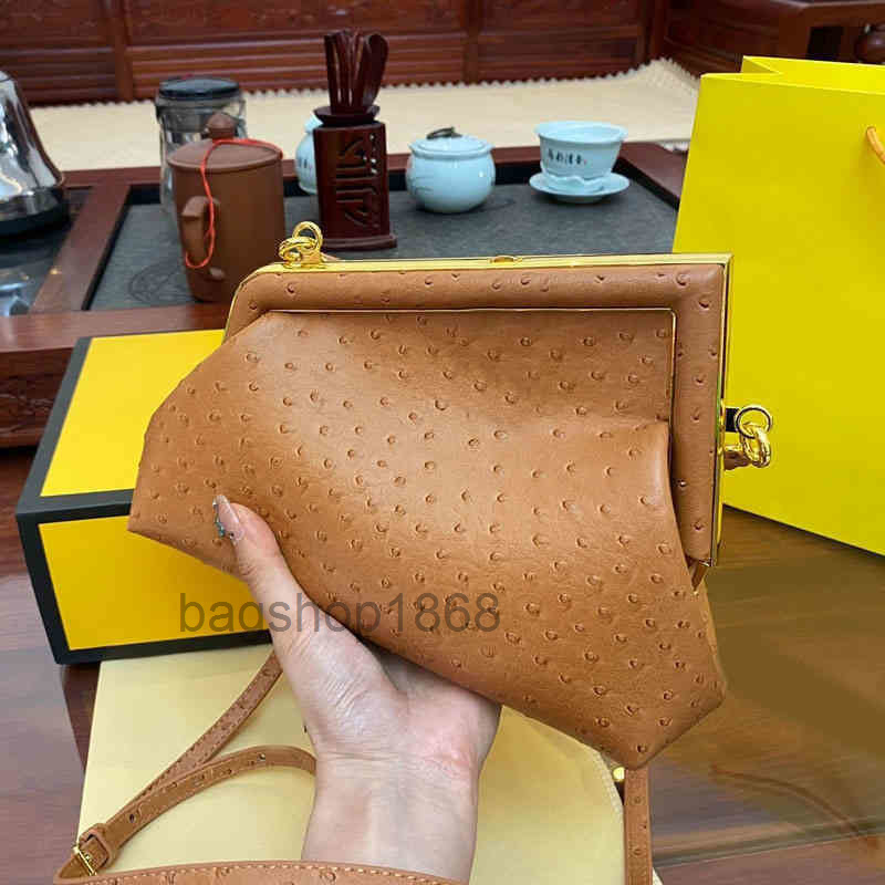 

22s Designer Bag Shoulder Luxury Bag F Clip Women Ostrich Skin Messenger Clutch Versatile Women's Evening Bag 220809, Black