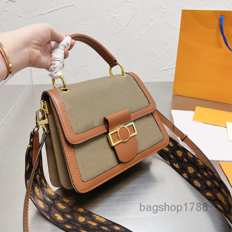 

Evening Bags Women Messenger Postman Squire Bag Embossed L Letter Crossbody Bags Cowhide Leather Two Shoulder Strap Fashion Handbags PurseM