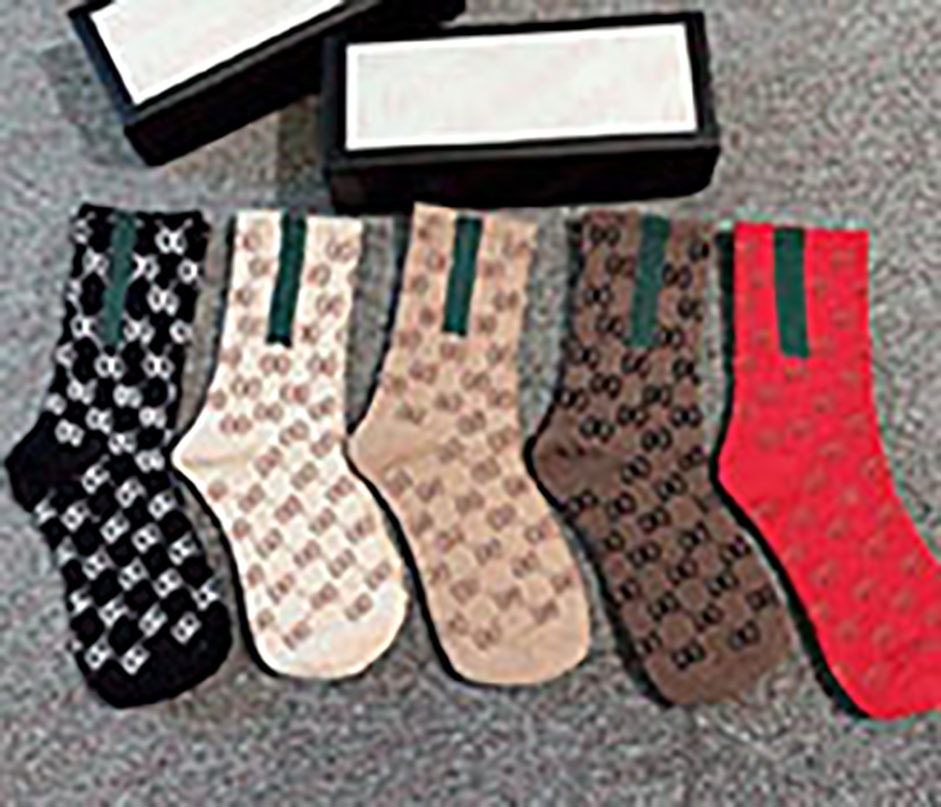 

Designer Mens Womens Socks Five Pair Luxe Sports Winter deviations Mesh Letter Printed Sock Embroidery Cotton Man Woman With Box, Random color