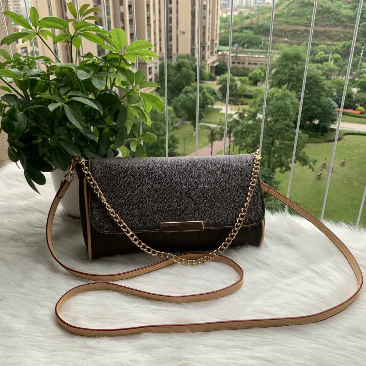 

Real leathers favorite luxury handbag fashion crossbody women bag design chain clutch leather strap