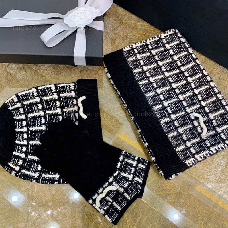 

Designer Glove Classic warm Wholesale Stole Knitted scarf hat set Fashion luxury scarves soft Cashmere Jacquard Autumn Winter Diamond Shawl gloves For Women
