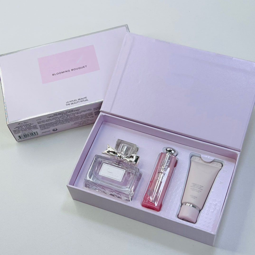 

brand gift set Collection Matte Lipstick Hands Cream 20ml Perfume 30ml 3 in 1 Cosmetic Kit for Women fast ship