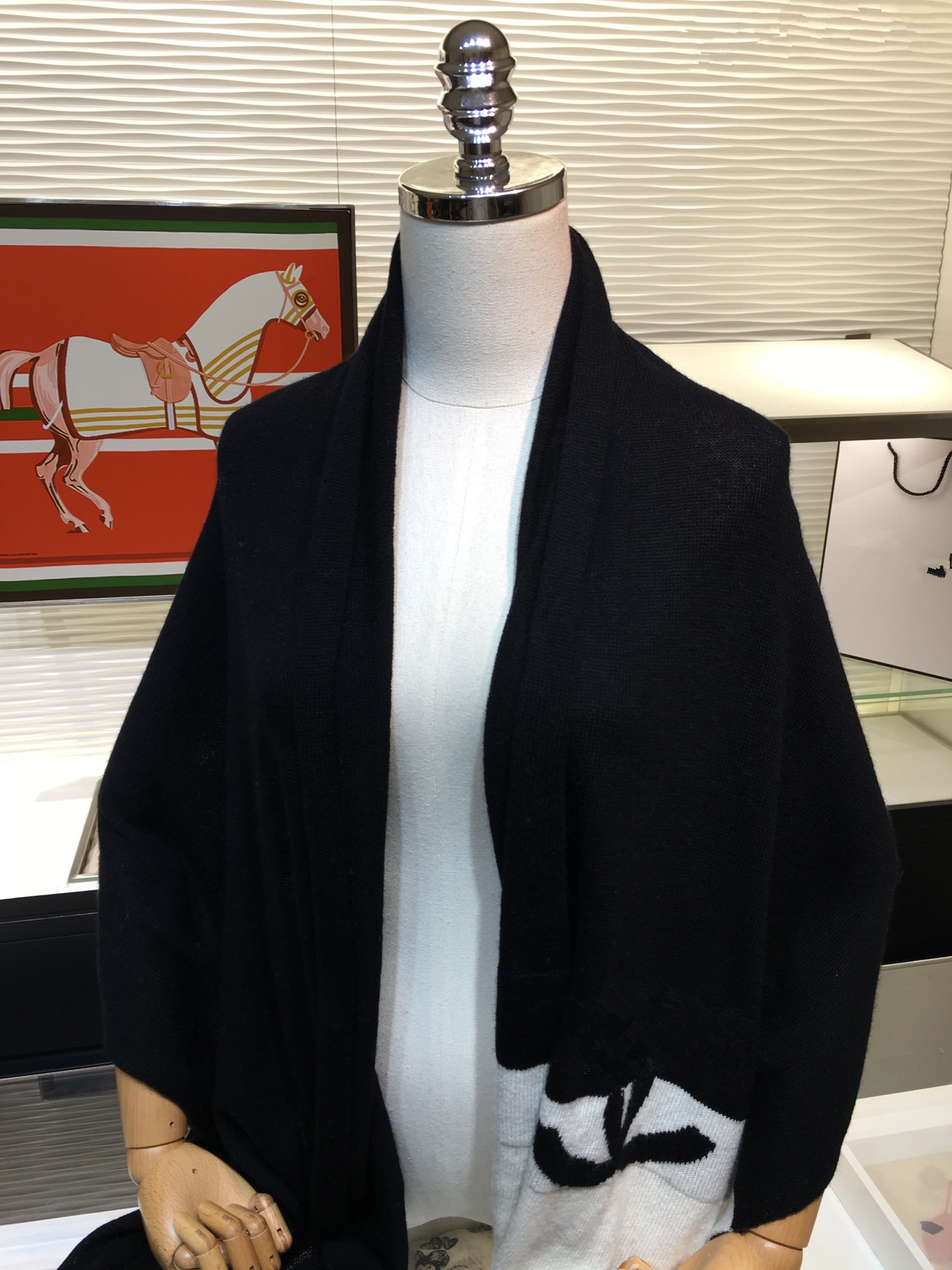 

2022 autumn winter new knitted scarf female high-end European and American brand cashmere shawl