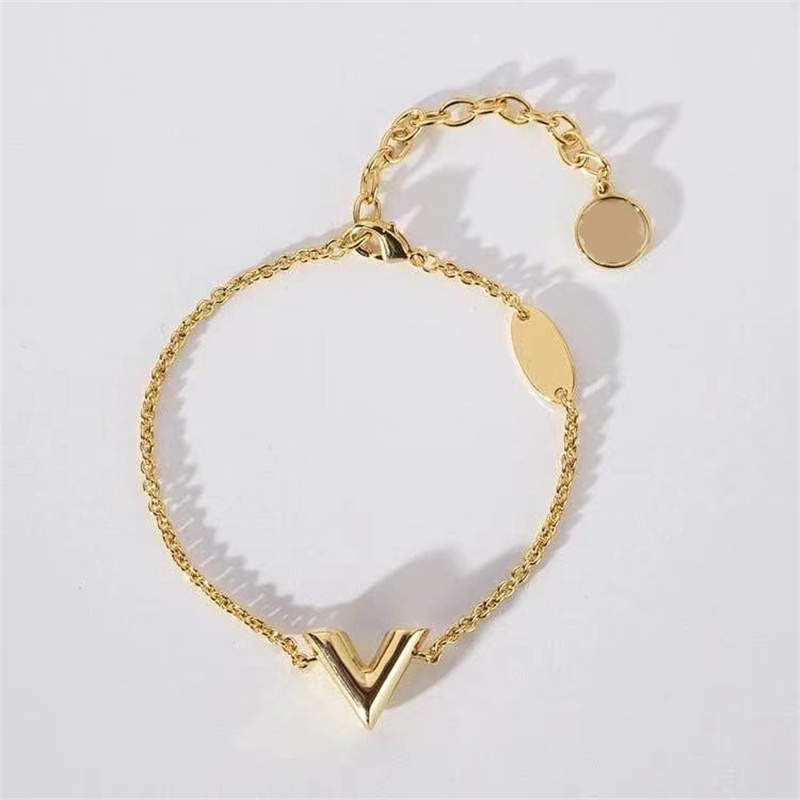 

necklaces for teen girls pendent designer bangle European and American Jewelry Pendants Earrings Sets Decoration Gifts wedding earring and necklace organizer