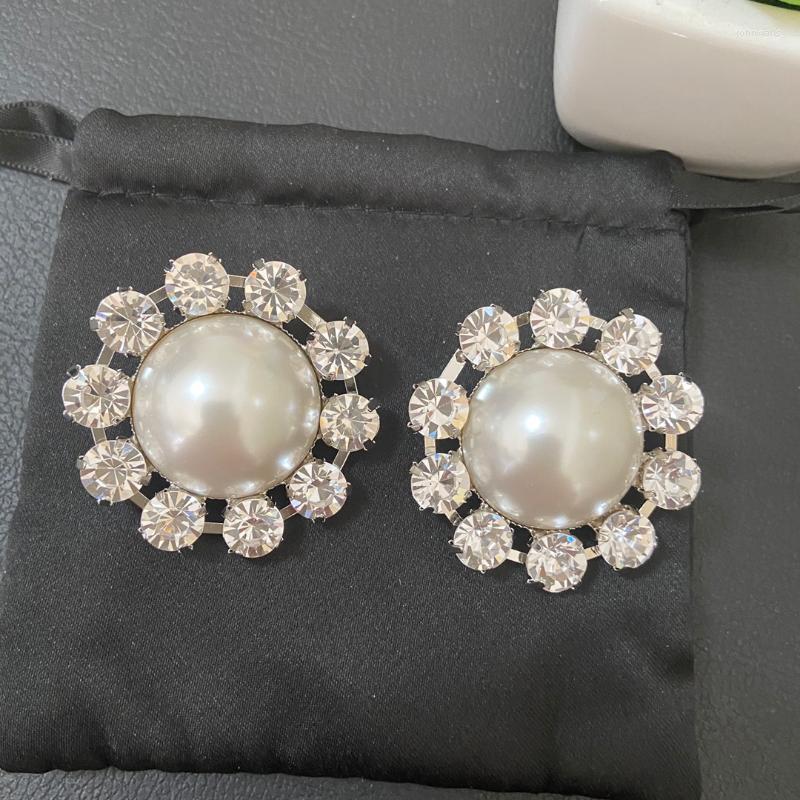 

Backs Earrings Clip-on & Screw Back Retro Personality Sun Flower EarringsClip-on