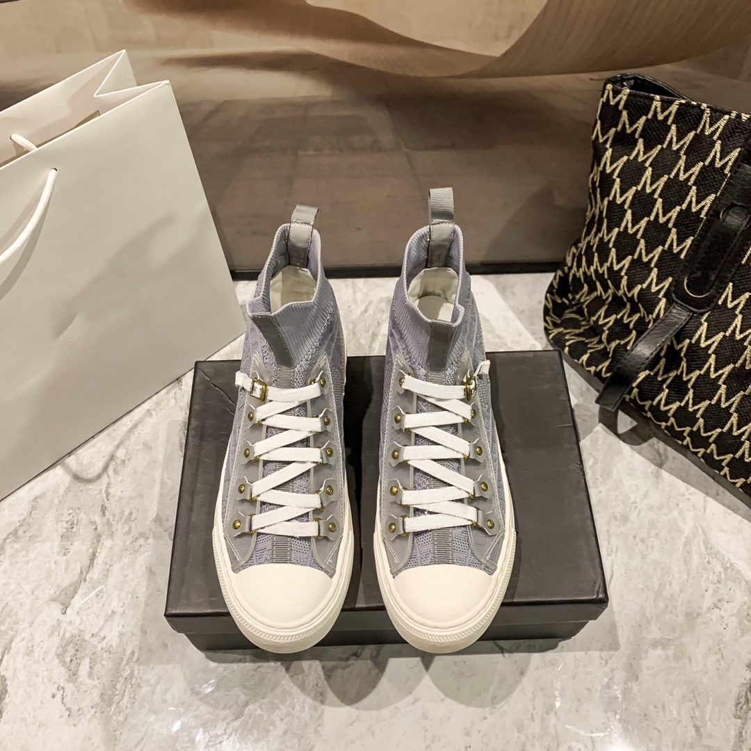 

DIUS Classic Casual Canvas Shoes Platform Classic white elegant black navy gray girls lovely high-top outdoor walking shoe With Box size 35-40, Contact us for more products pictures