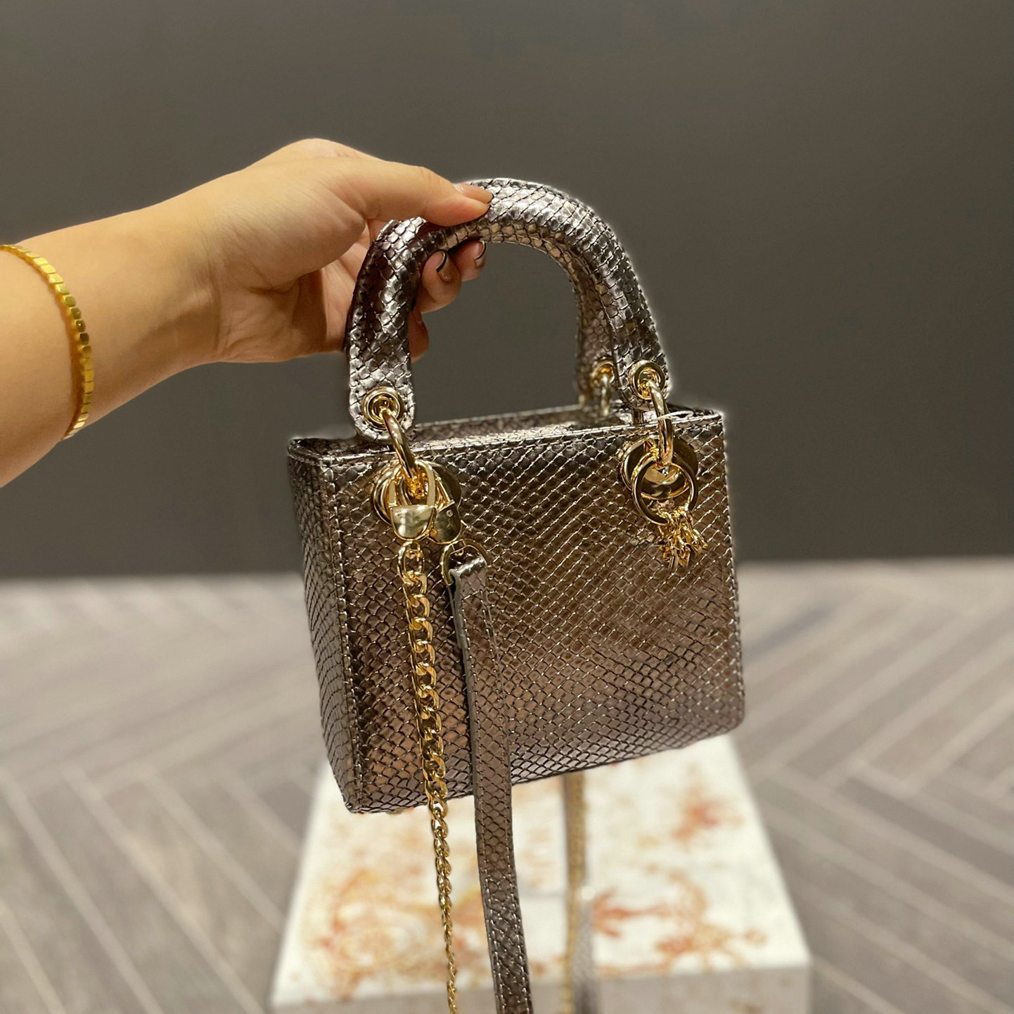 

Summer Classic Mini Letter Chain Bag Quilted Vintage Fashion Luxury Designer Crossbody Shoulder Cosmetic Designers Clutch With Box, Champagne