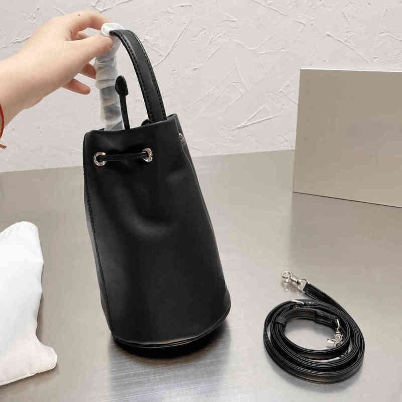 

Cross Body Bags Drawstring Women Bucket Fashion Handbag Popular Messenger Luxury Crossbody Flap Elegant Classic Designer Leather Ladies Wallet 211028, Black