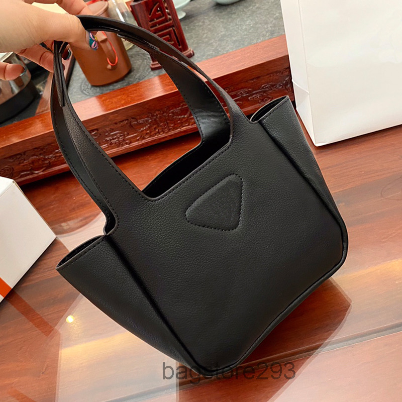 

A Top Women Designer Tote Bags Fashion Luxury Leather Mini Multifunctional Shopping Bag Wandering Luggage Bag 2022, Black