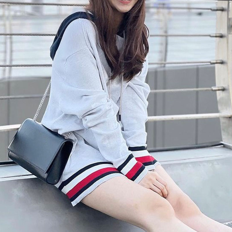 

Ladies designer bag 24cm factory outlet single shoulder chain bag 8A Y354021, White & gold hardware